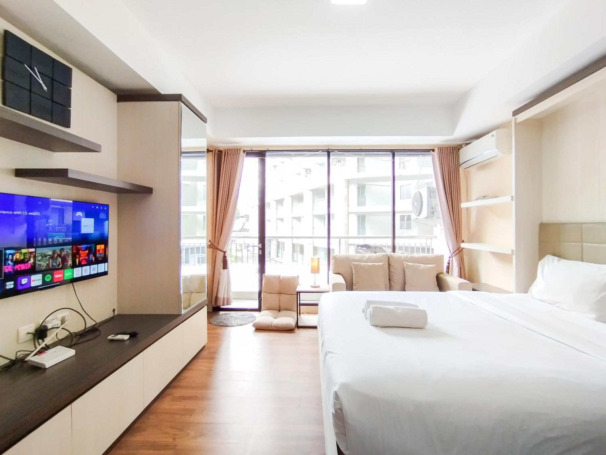 Simply And Comfy Studio Room Apartment Beverly Dago By Travelio Bandung Exterior foto